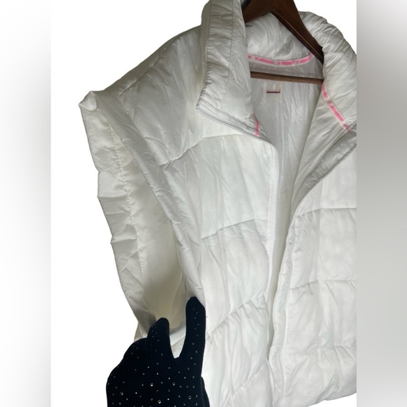 Free People Movement In A Bubble Puffer Vest Jacket In White - Picture 6 of 16
